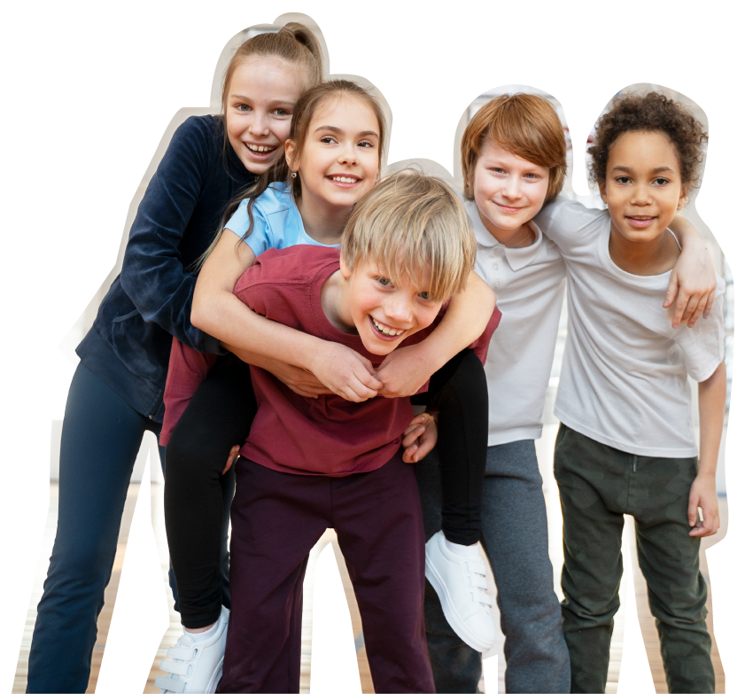 Grupo de niños y niñas de la Fundación Educativa CMT